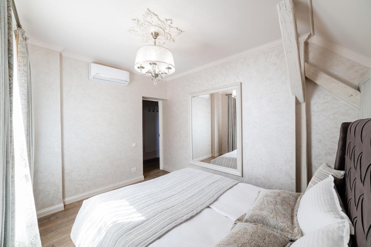 Lux Apartment On Duhnovicha Street .Free Parking. Uzhhorod Exterior foto