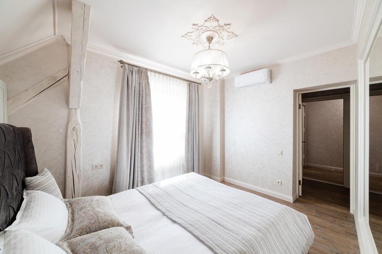 Lux Apartment On Duhnovicha Street .Free Parking. Uzhhorod Exterior foto