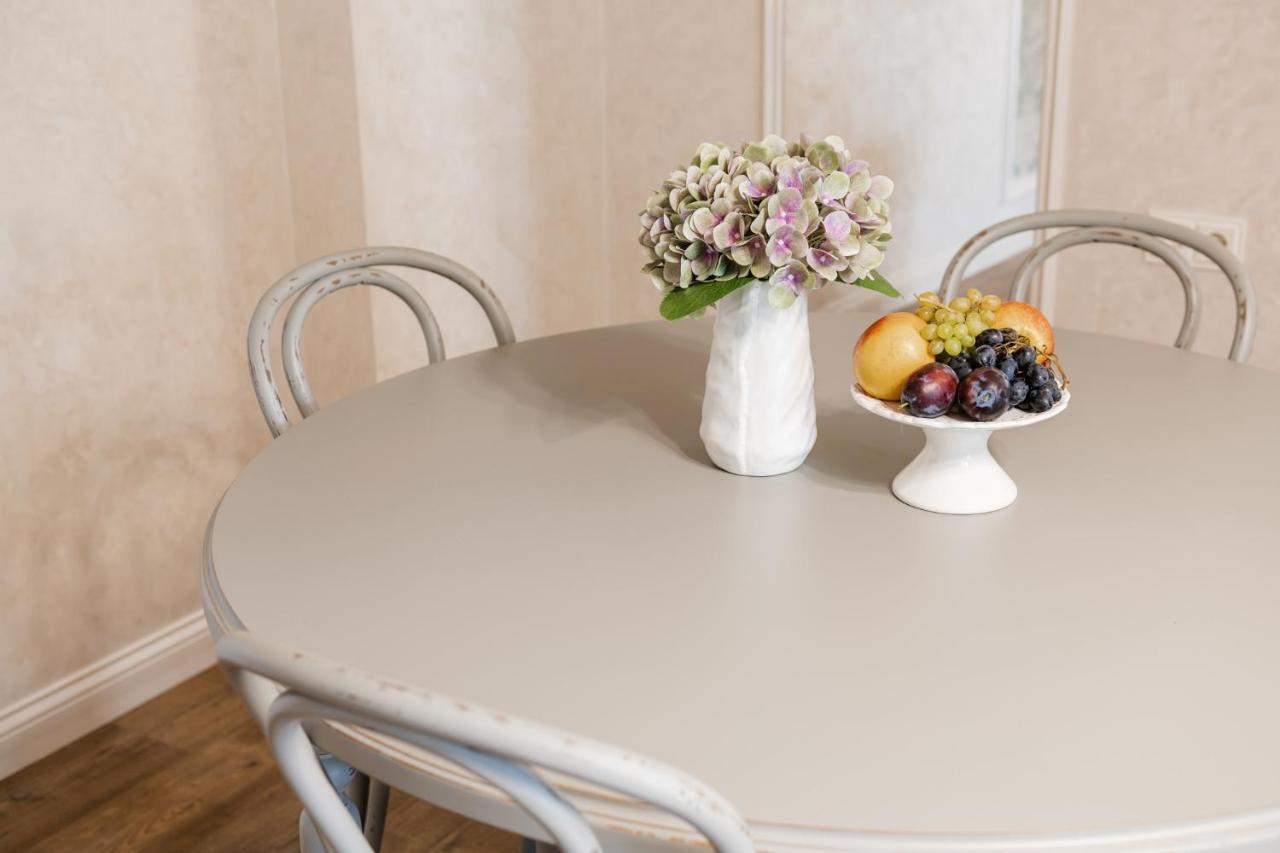 Lux Apartment On Duhnovicha Street .Free Parking. Uzhhorod Exterior foto