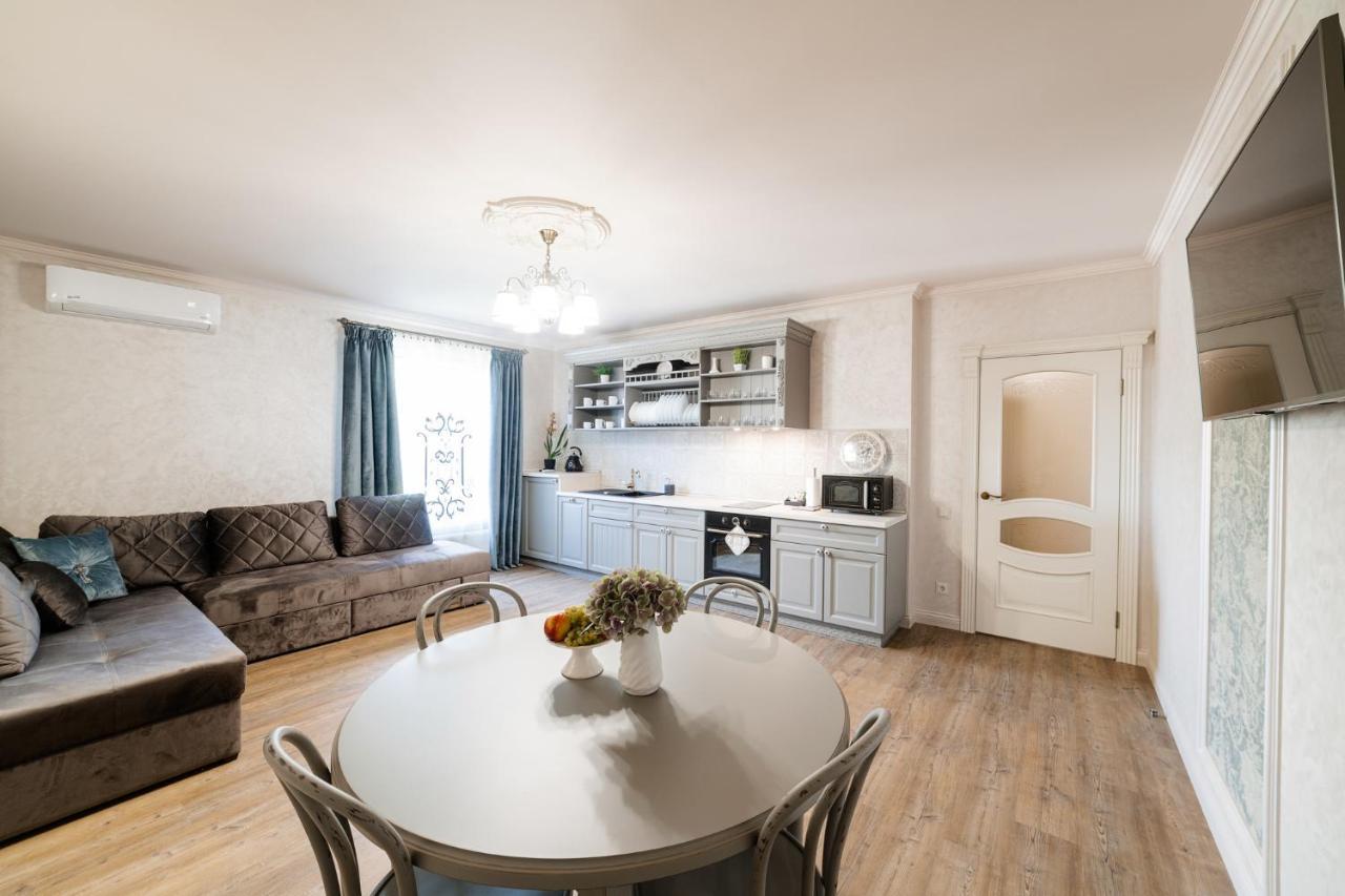 Lux Apartment On Duhnovicha Street .Free Parking. Uzhhorod Exterior foto