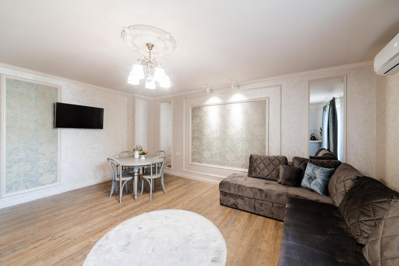 Lux Apartment On Duhnovicha Street .Free Parking. Uzhhorod Exterior foto