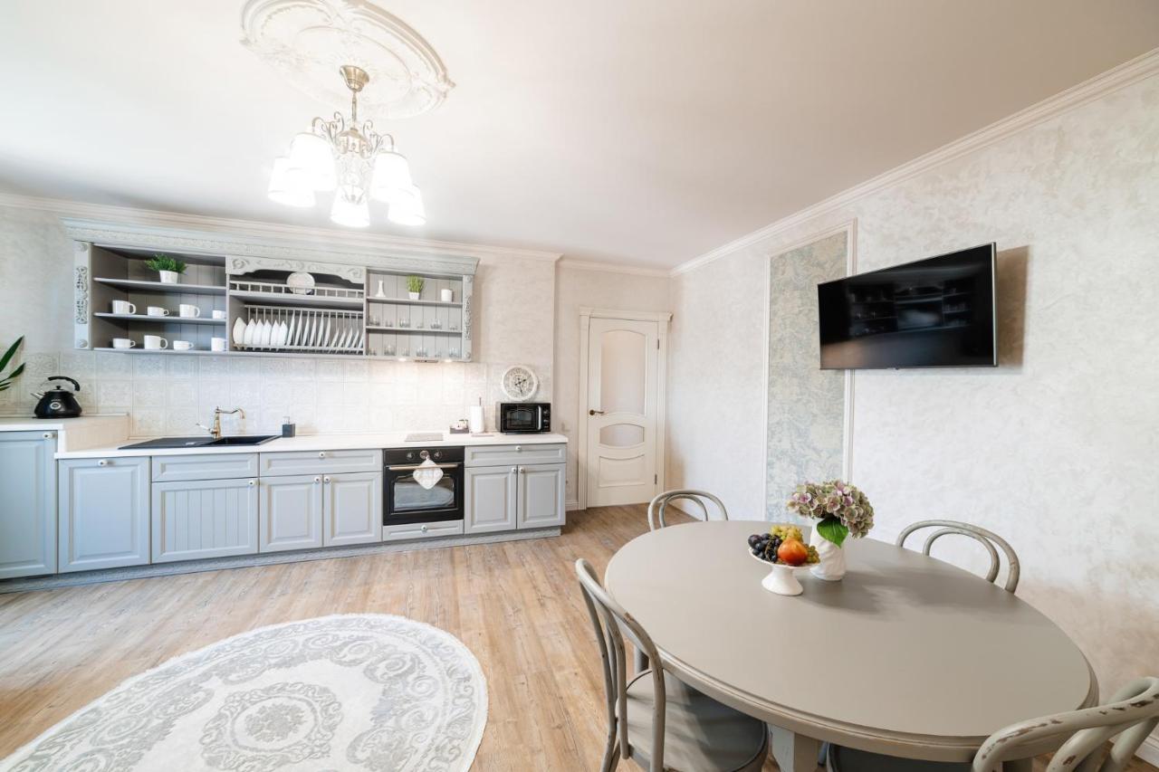 Lux Apartment On Duhnovicha Street .Free Parking. Uzhhorod Exterior foto